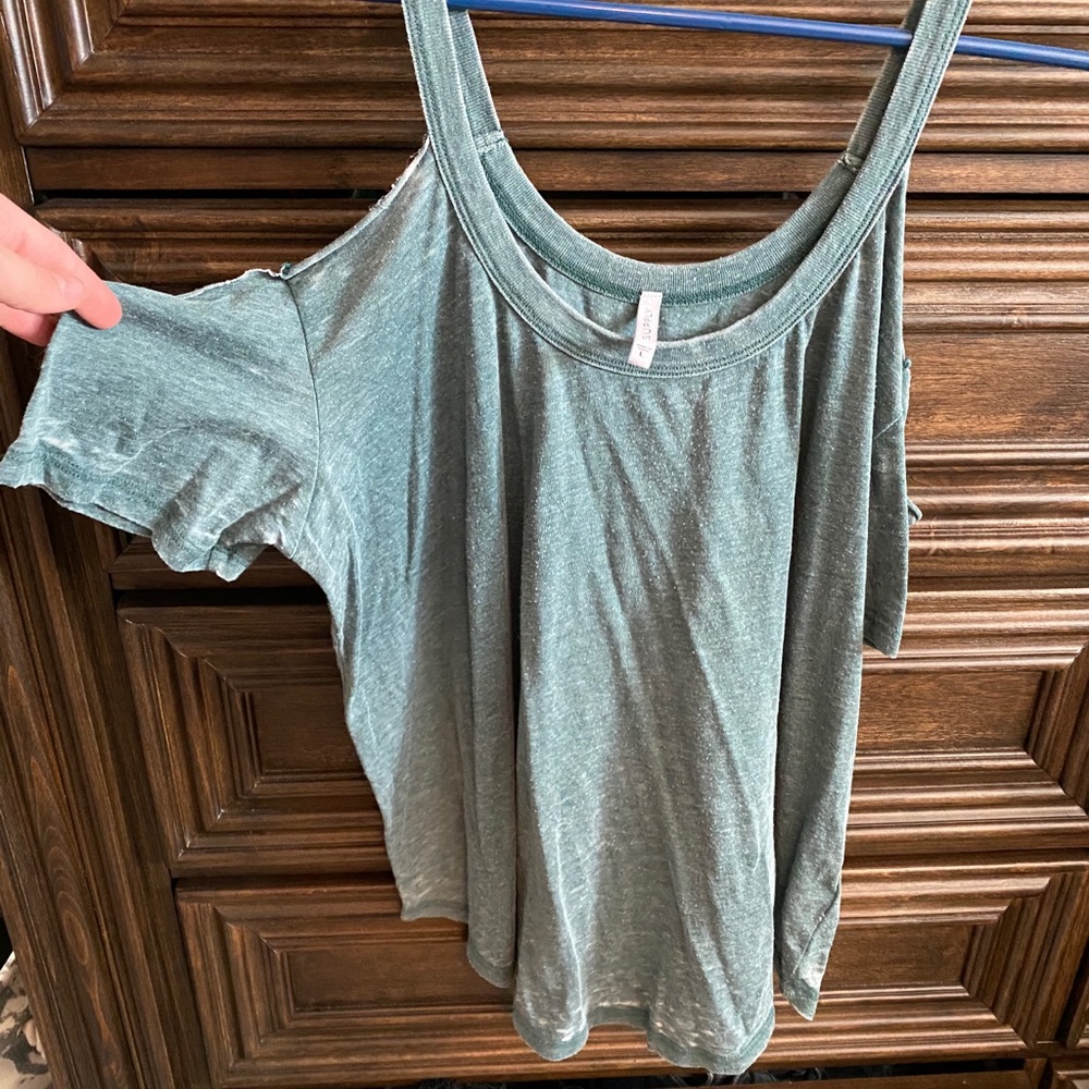 Z-supply cold shoulder tee